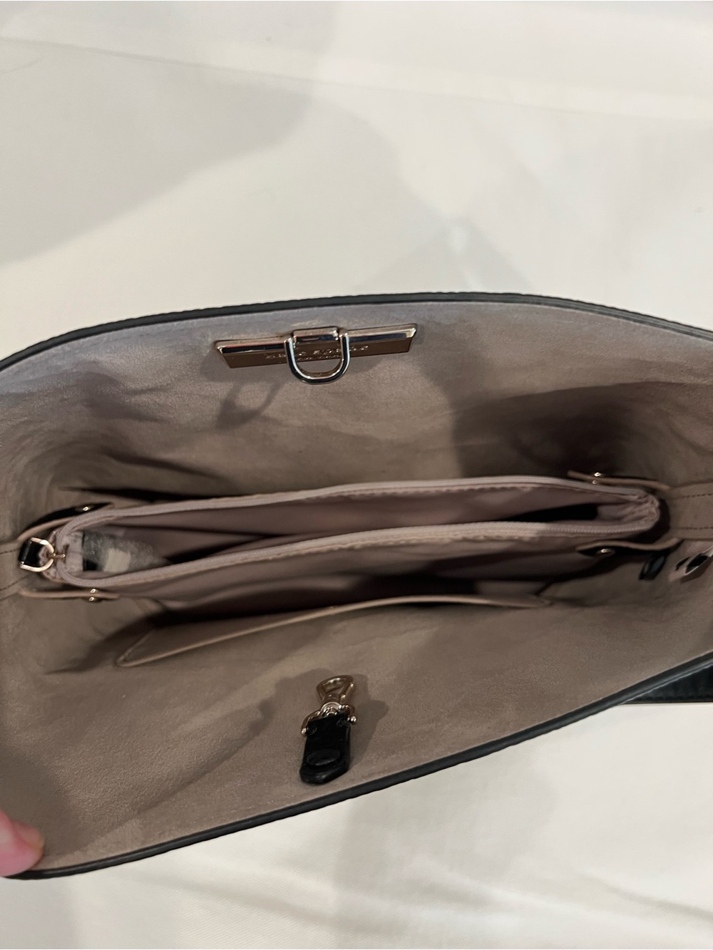 Kate Spade Daisy Purse - Picture 9 of 17